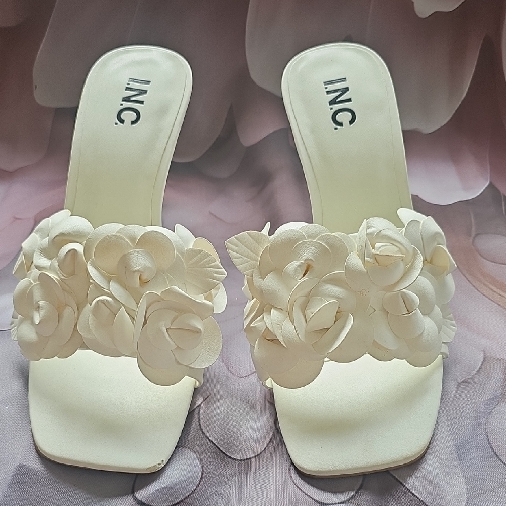 INC International Concepts Cream Floral Slide Mules